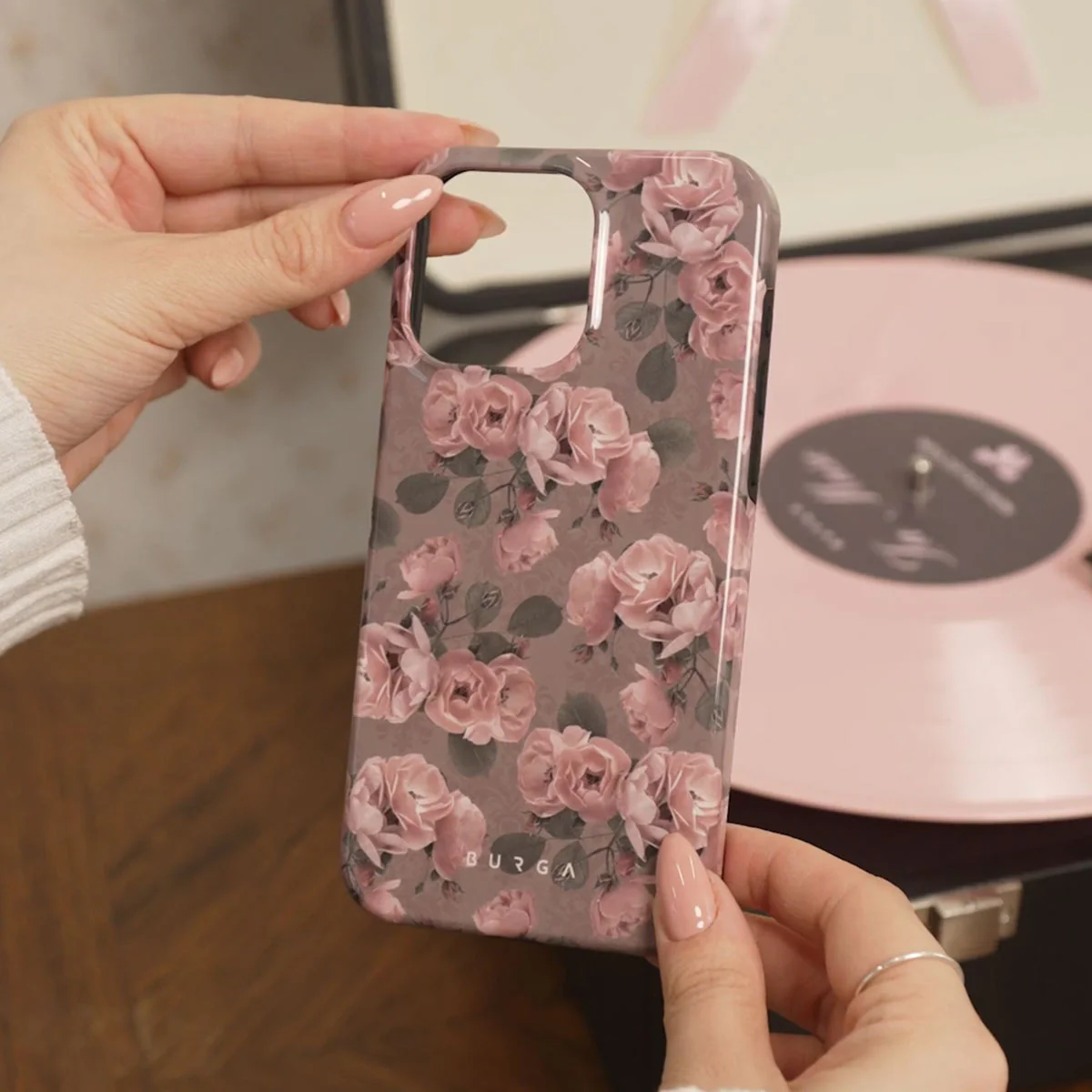 Vintage Glamour - Samsung Galaxy S25 FE Case - Image 5
